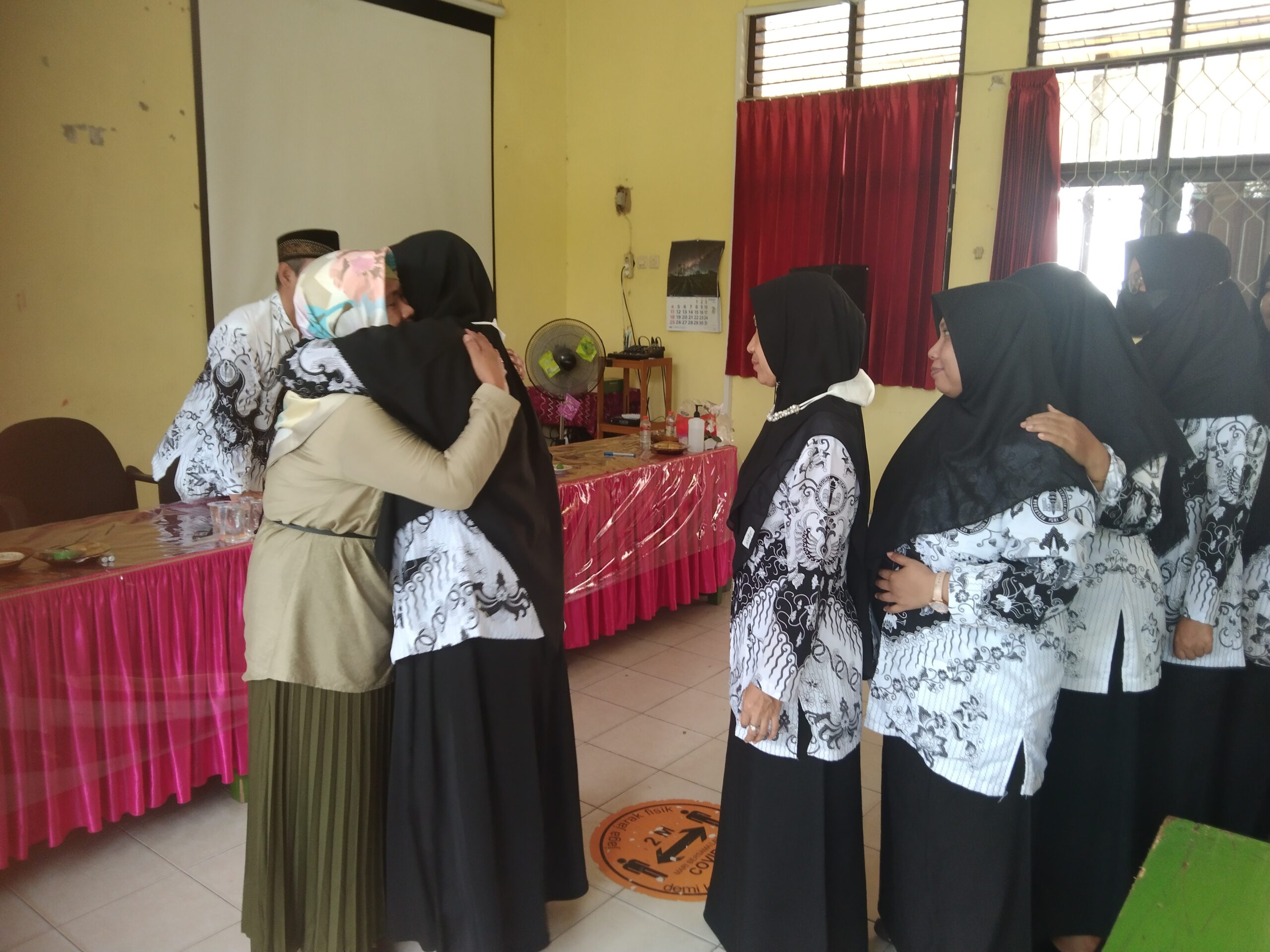 Terima Kasih Dra Hj Endang Suciati Perpisahan Penuh Makna Di Sma