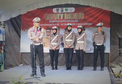 Komitmen Bersama Tertib Lalu Lintas: Warga SMA Negeri 2 Banjarbaru, POLRES Banjarbaru, dan POLDA Kalimantan Selatan Bersatu untuk Keselamatan Berkendara