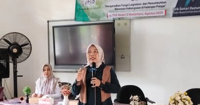 Mengenal Legislator Lebih Dekat, Siswa SMAN 2 Banjarbaru Ikuti Program Dewan Masuk Sekolah